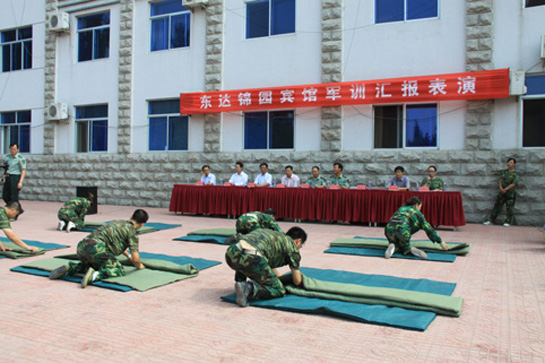 2010年東達(dá)蒙古王集團(tuán)東達(dá)錦園賓館軍訓(xùn)匯報(bào)表演